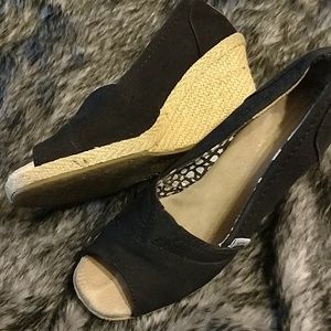 Black Tom's Wedges